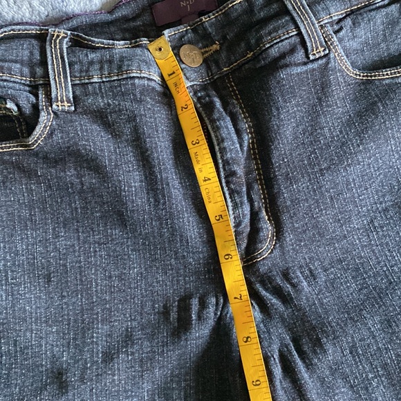 Not your daughter jeans “ lift and tuck tech” size 6p women - Picture 6 of 11